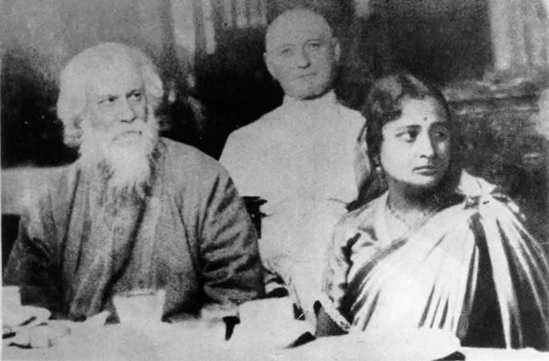 Tagore at the Premonstratensian School in Kesztehly, Hungary - 1920s - Rare Old Photos of India