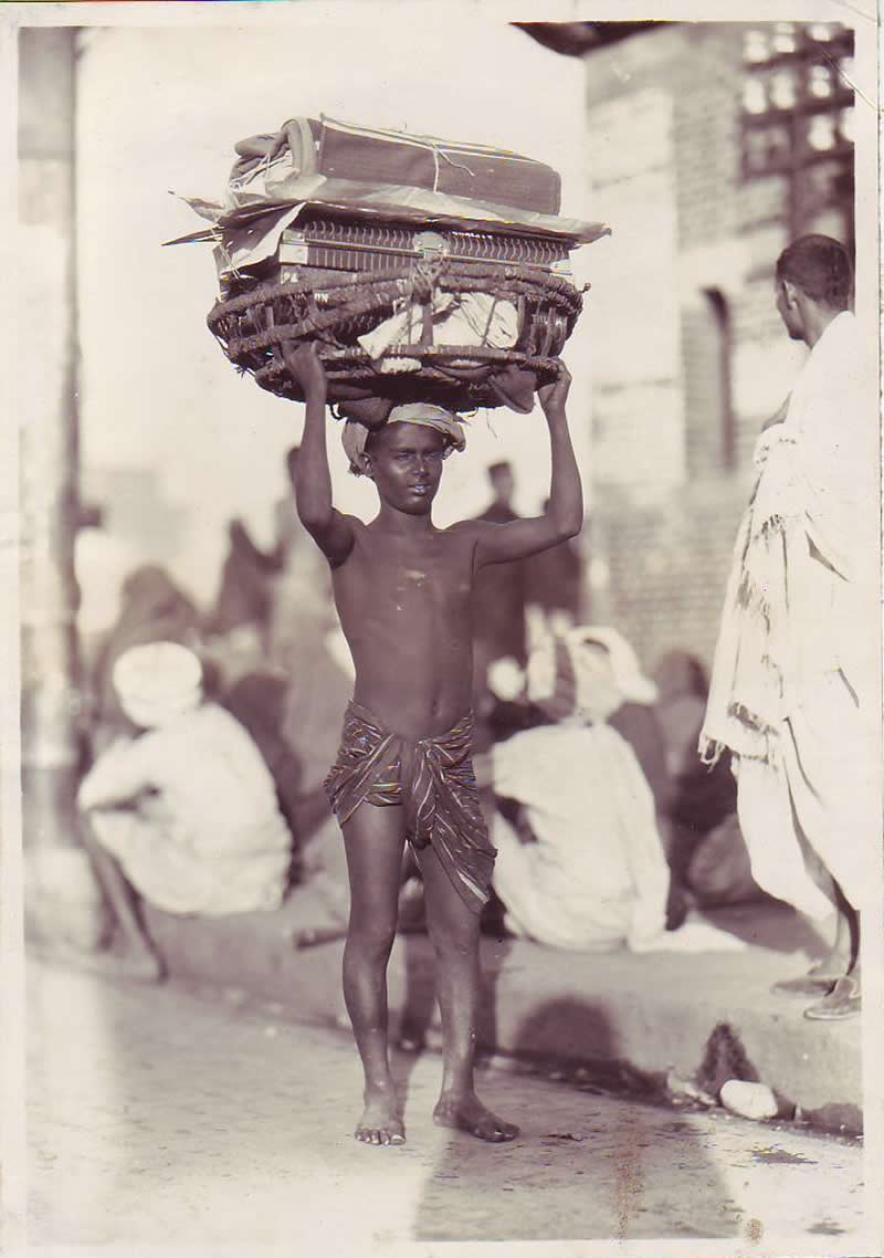 A Coolie, Calcutta (Kolkata) - 1920s - Rare Old Photos of India