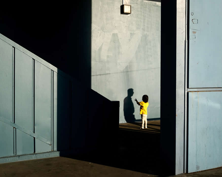 Istanbul Street Photography by Hakan Biyiklioglu