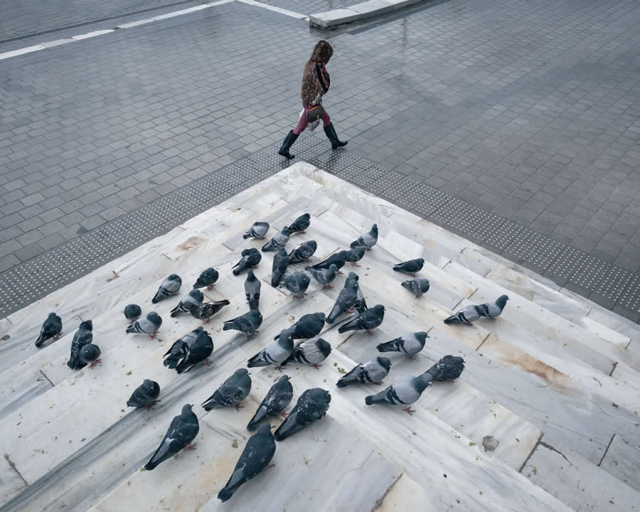 Istanbul Street Photography by Hakan Biyiklioglu