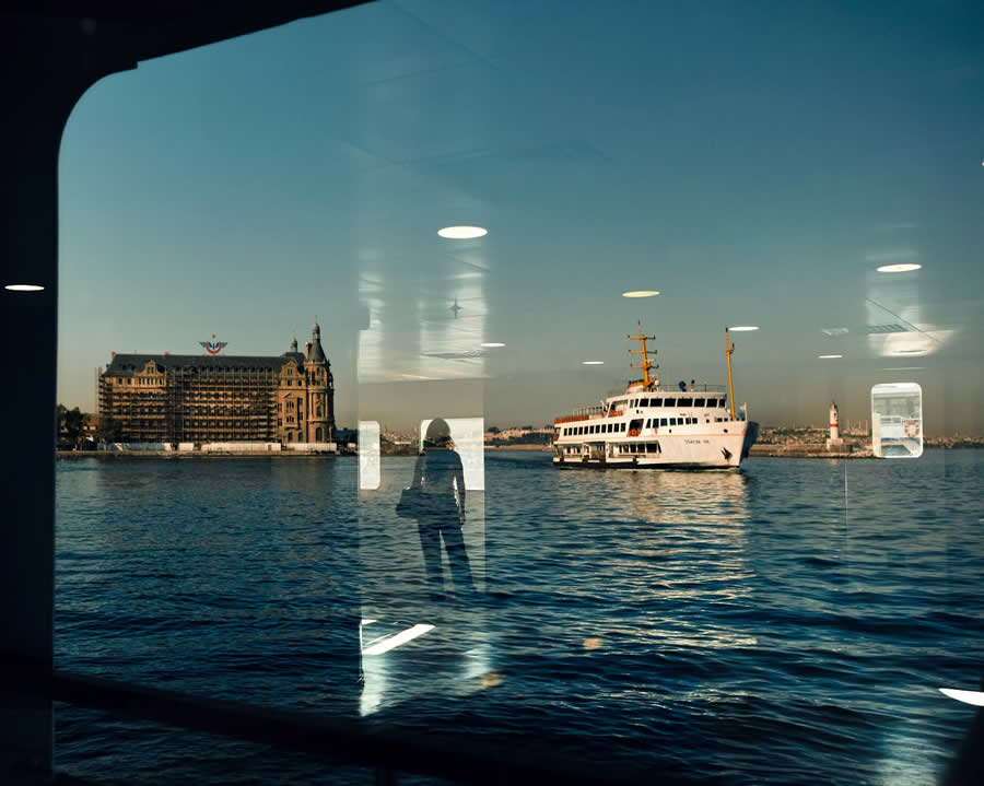 Istanbul Street Photography by Hakan Biyiklioglu