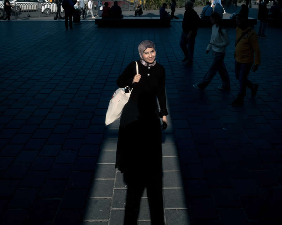 Istanbul Street Photography by Hakan Biyiklioglu