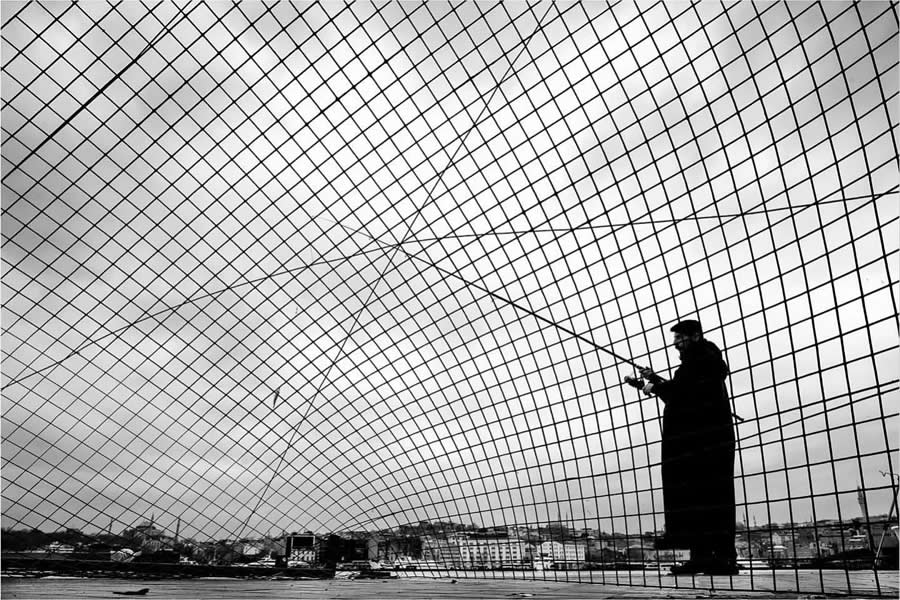 Istanbul Street Photography by Hakan Biyiklioglu