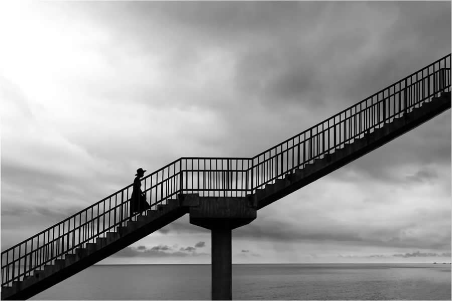 Istanbul Street Photography by Hakan Biyiklioglu