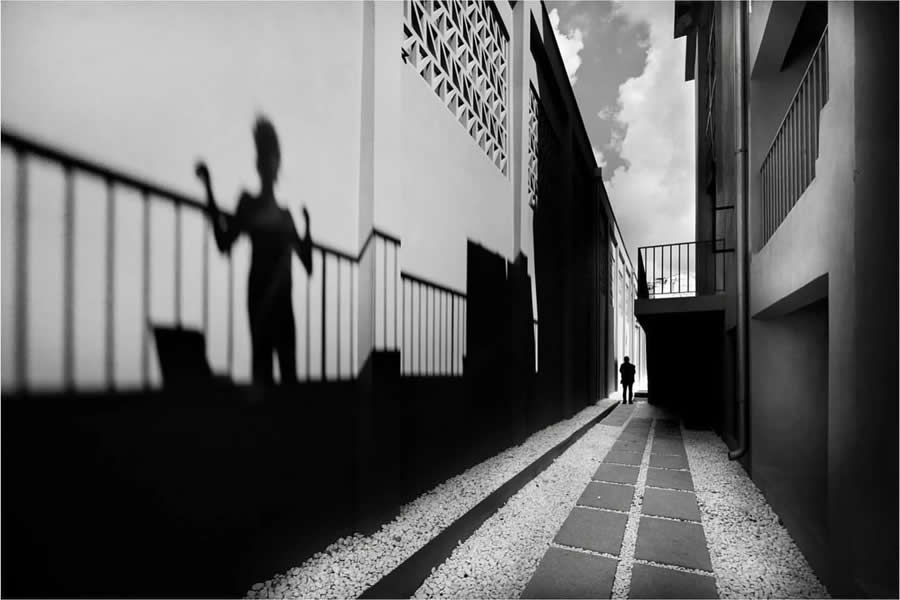 Istanbul Street Photography by Hakan Biyiklioglu