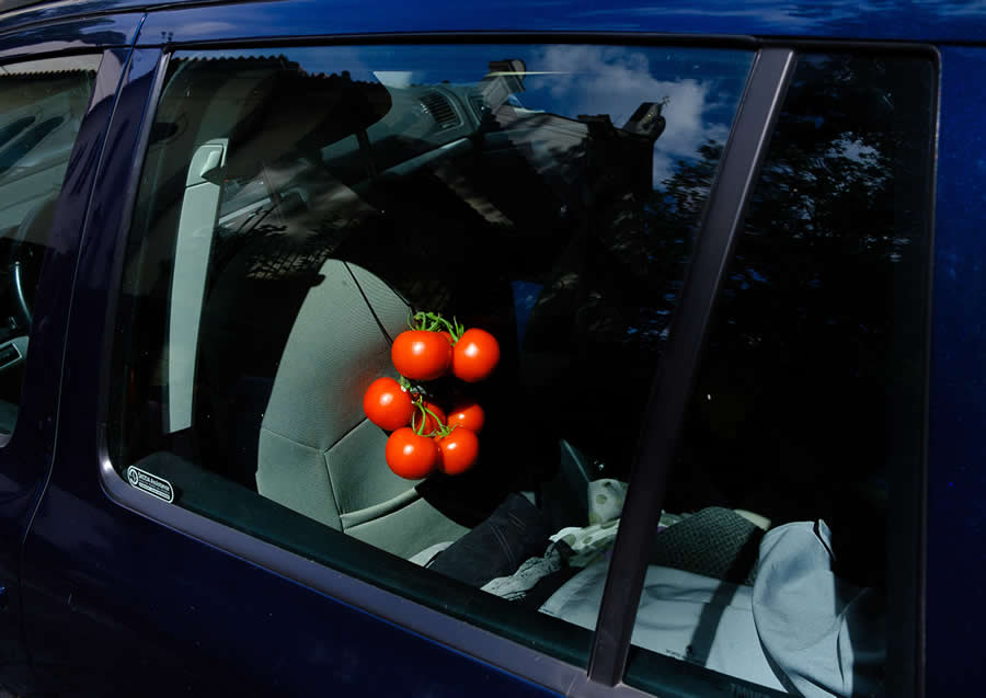 Unposed Candid Street Photography by Lukasz Korulczyk