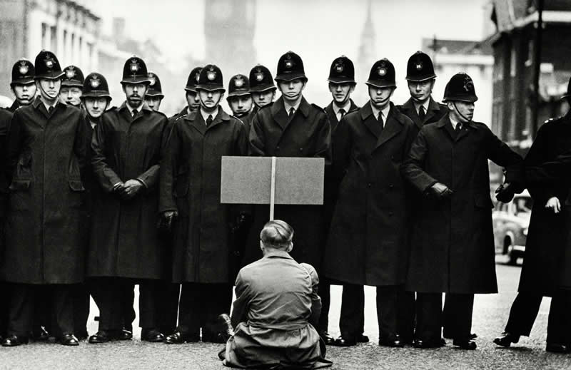 Black and White Photos by World-Renowned Photographers