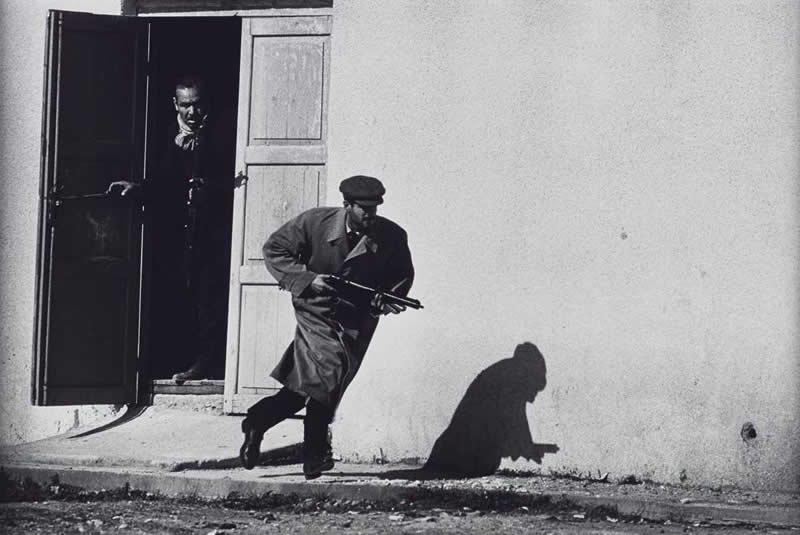 Black and White Photos by World-Renowned Photographers