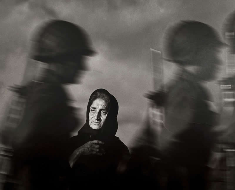 Black and White Photos by World-Renowned Photographers