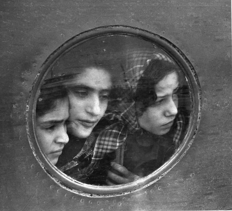 Black and White Photos by World-Renowned Photographers