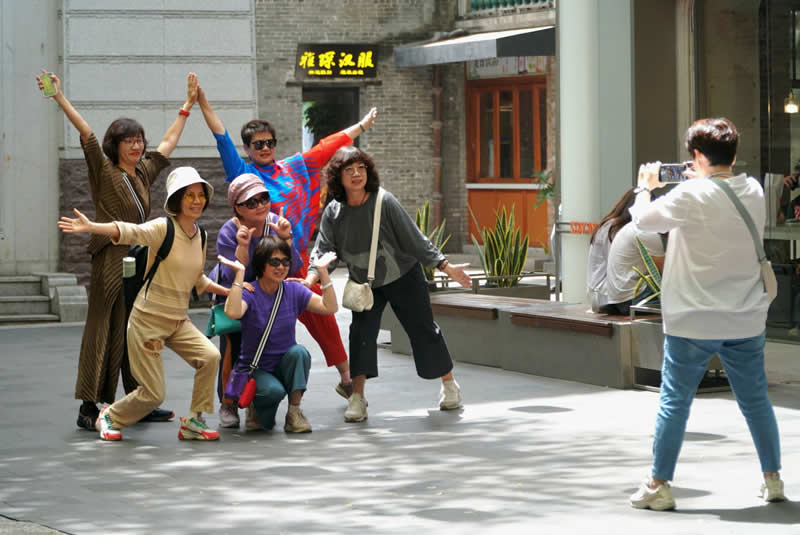 Gurushots Street Photography Winners Photo Challenge