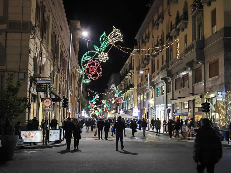 Gurushots Street Photography Winners Photo Challenge