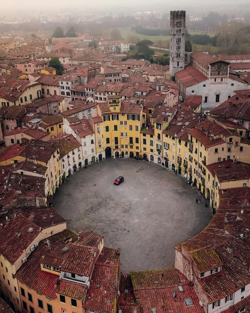 Piazza Dell&rsquo;anfiteatro, Lucca, Italy