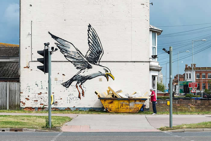 Hungry Seagull: Turning Trash Into Street Art Humor - Clever Street Art Photos