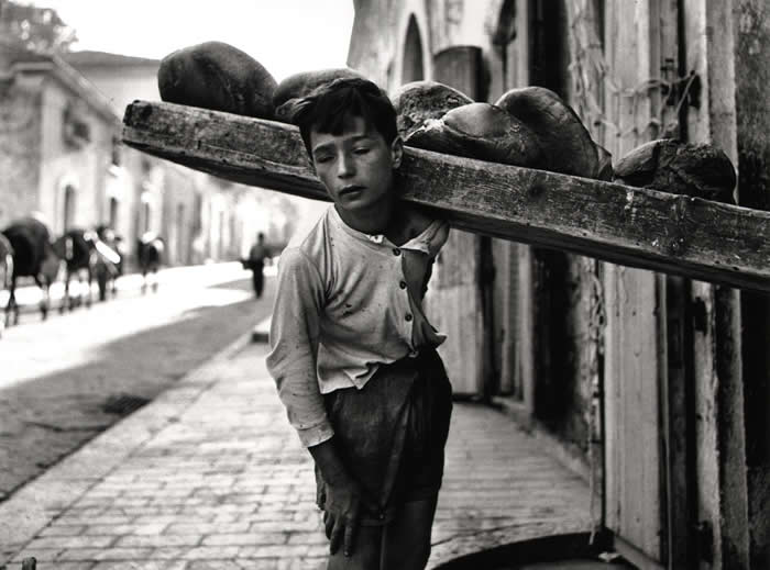 Italian Master Photographer Nino Migliori