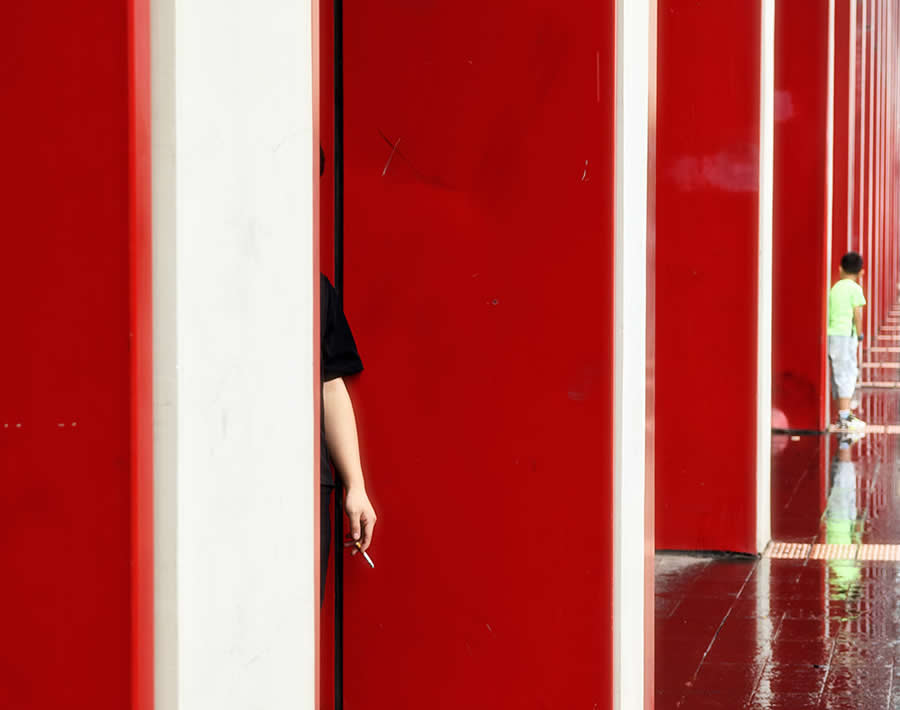 Mobile Photography Awards Street Winners - Hide by He Ming