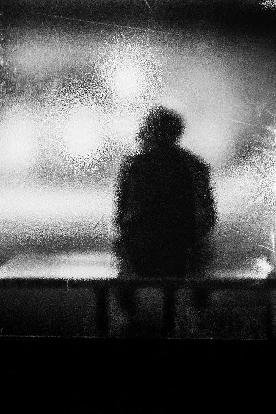 Mobile Photography Awards Street Winners - L&rsquo;attente by Nicolas Decoopman