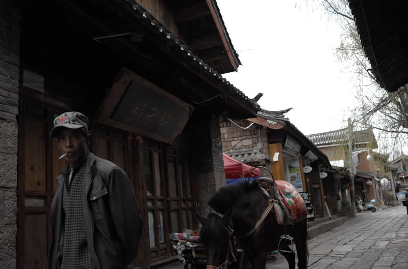 Exploring Northwest China with the Leica X Camera by Allan Crosthwaite