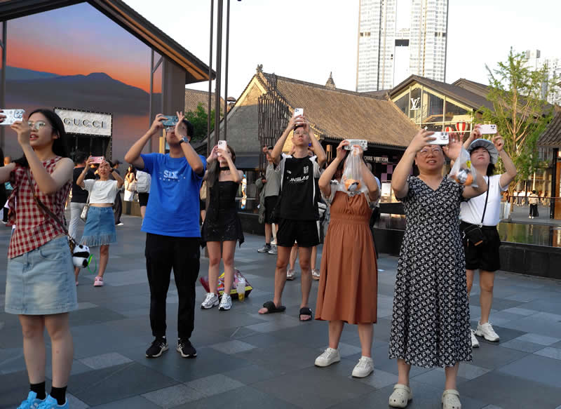 Exploring Northwest China with the Leica X Camera by Allan Crosthwaite