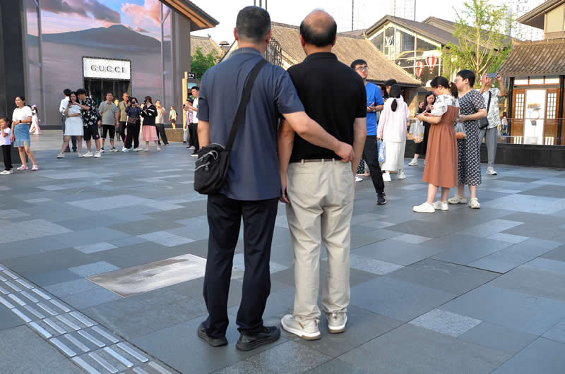 Exploring Northwest China with the Leica X Camera by Allan Crosthwaite