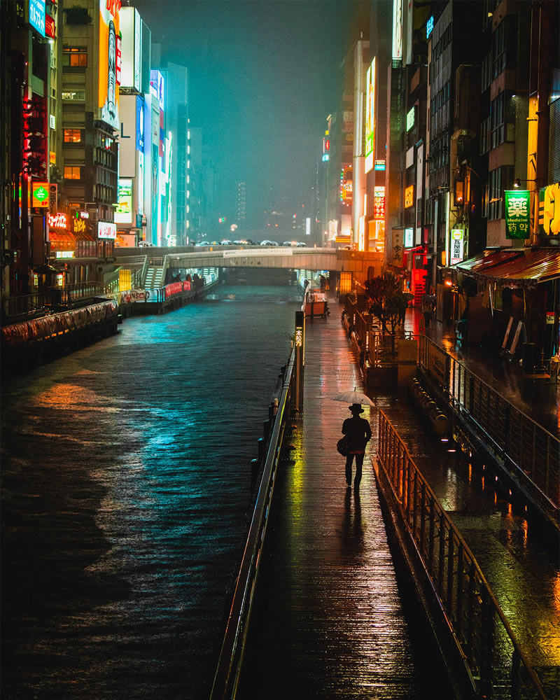 The Quiet Poetry of Rainy Streets Capturing Wet City Nights