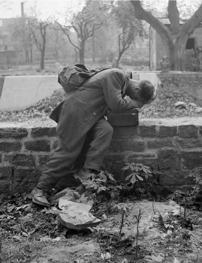 In March 1946, a German soldier returned to his home in Frankfurt after World War II. When he arrived, he found his house had been destroyed, and his family was no longer there.