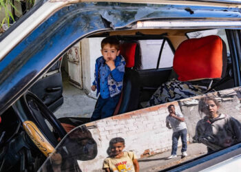 Chasing Light: How Nazile Bolat Transforms Streets Into Timeless Stories