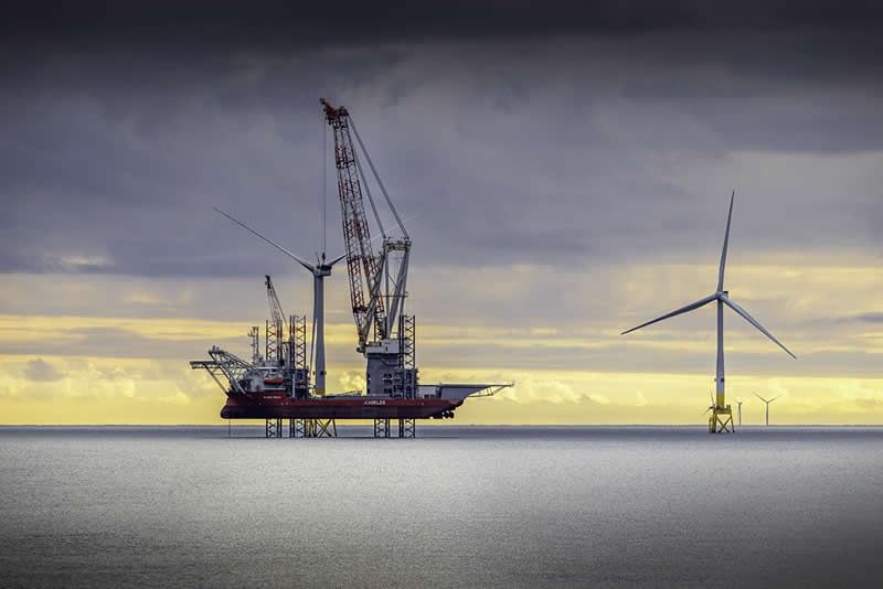 Environmental - 2nd Place: "Wind Peak" by Don Nealon - The Scottish Nature Photography Awards