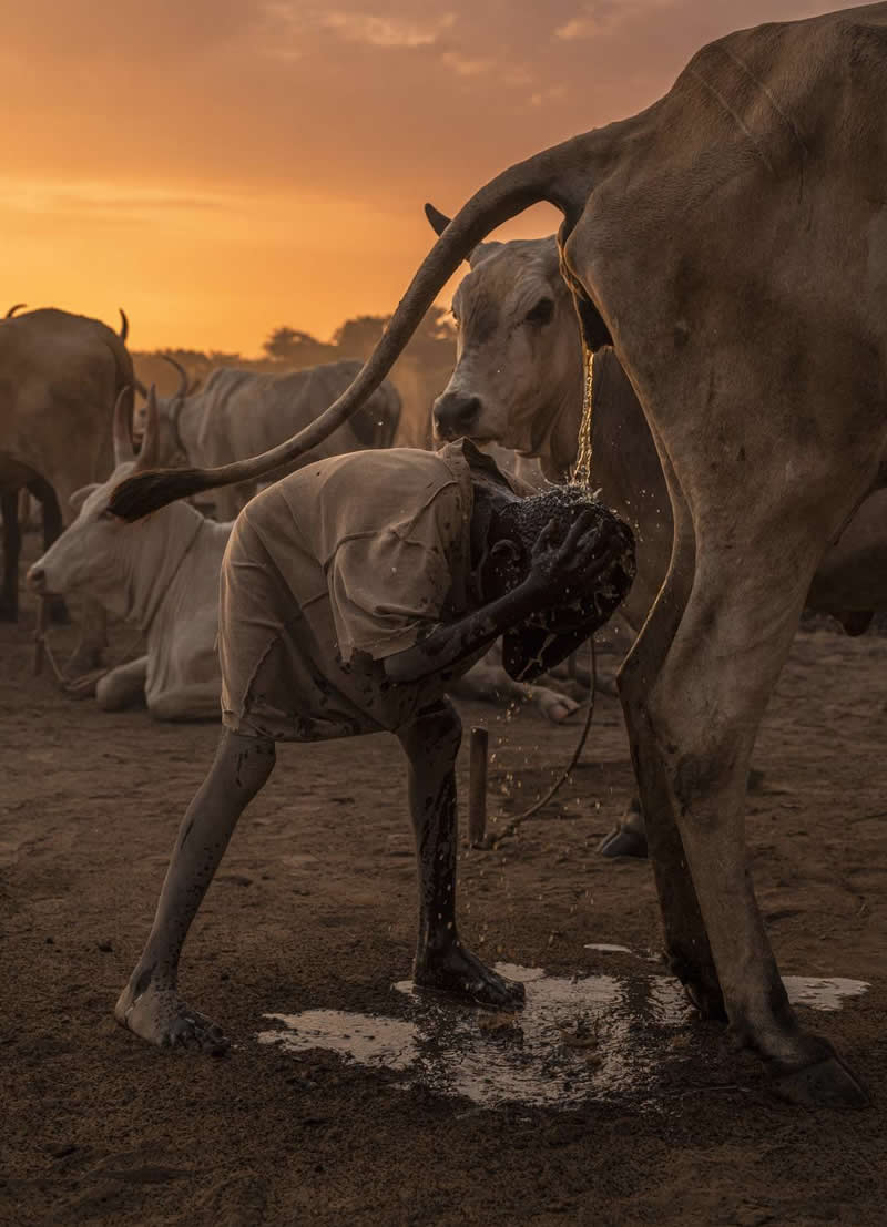 Reportage - 2nd Place: Hygiene in a failed state by Michel Pedrero, Spain - 35 Photography Awards
