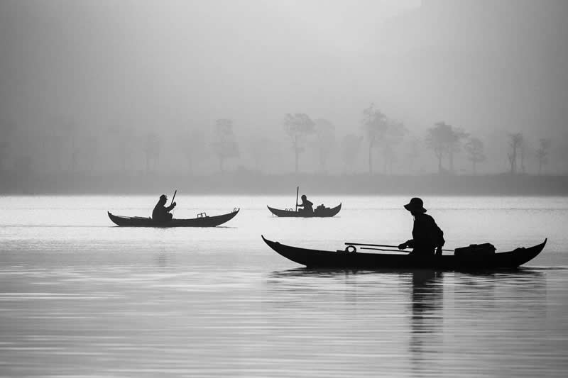 Light, Shadow, Soul: 33 Award-Winning Black and White Photos Celebrated in 2026 50 Pham Anh Vu, Viet Nam - 35 Photography Awards Winners
