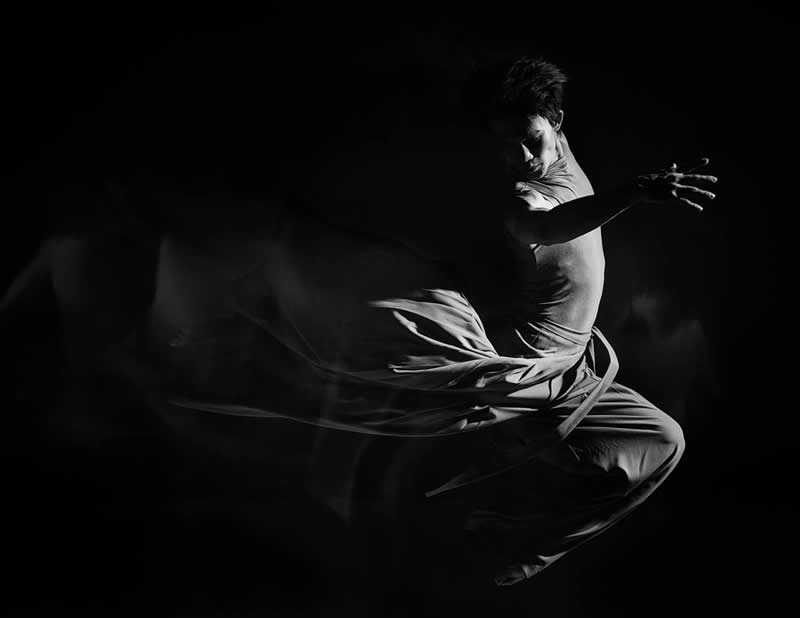 Light, Shadow, Soul: 33 Award-Winning Black and White Photos Celebrated in 2026 68 Halo Nguyen, Viet Nam - 35 Photography Awards Winners