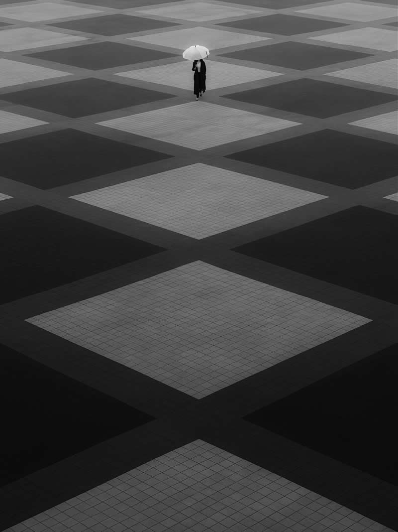 Black and White Street Photography by Sinya