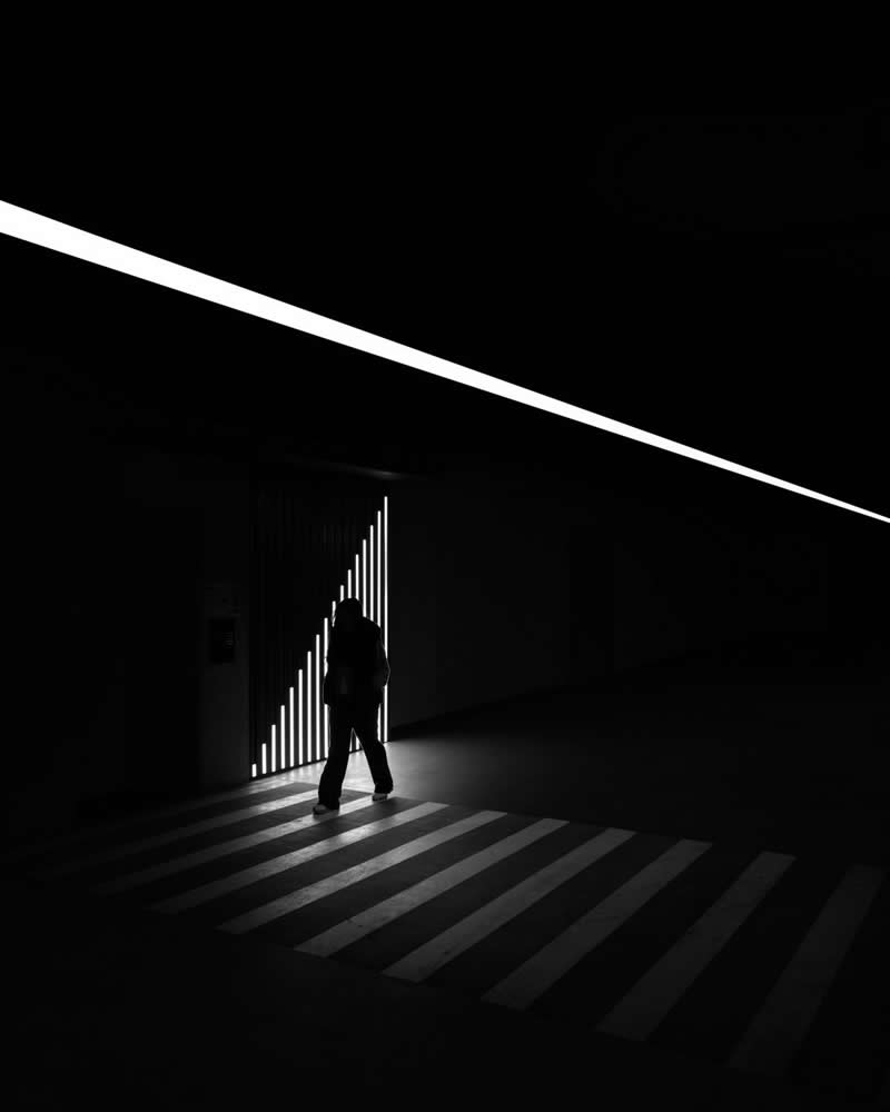 Black and White Street Photography by Sinya