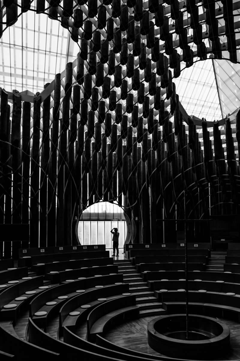 Black and White Street Photography by Sinya