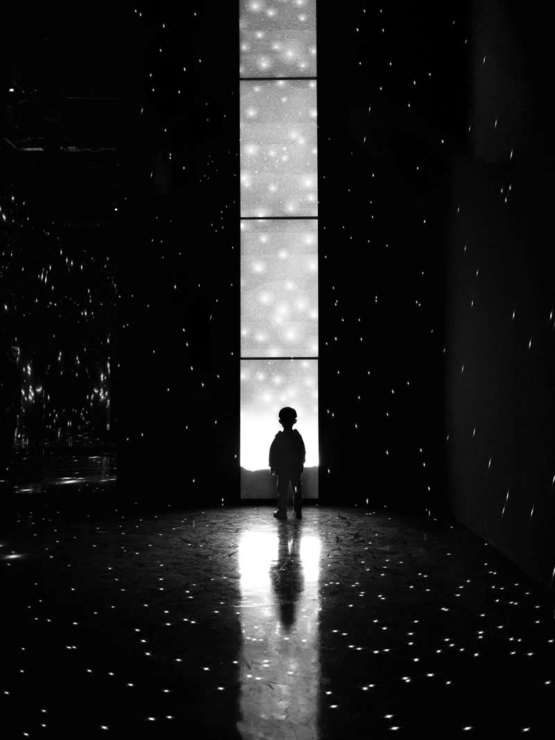 Black and White Street Photography by Sinya