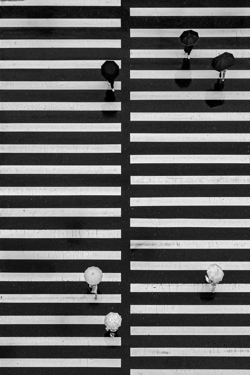 Black and White Street Photography by Sinya