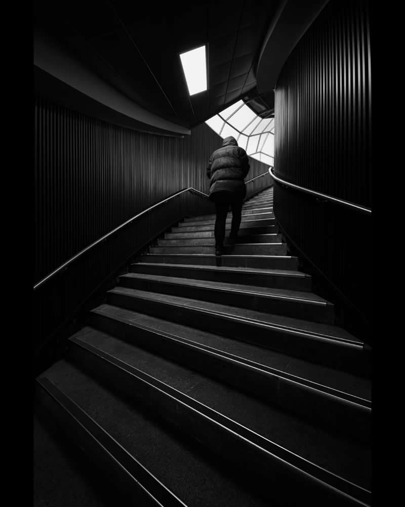 Black and White Street Photography by Sinya