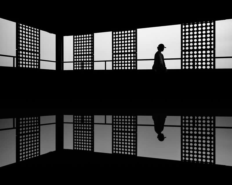 Black and White Street Photography by Sinya