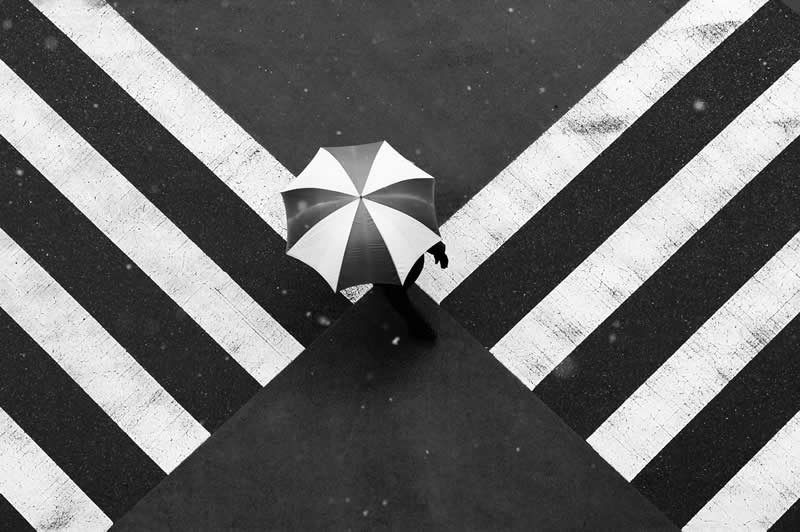 Black and White Street Photography by Sinya