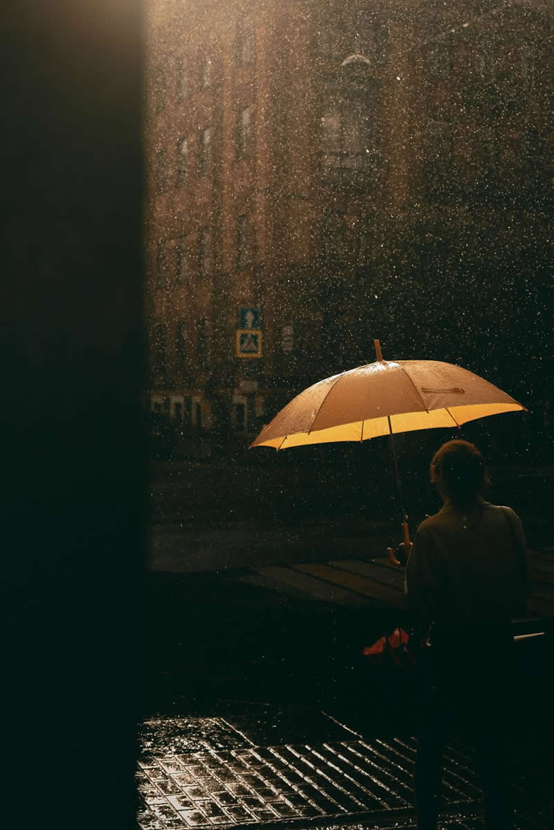 Cinematic Street Photos Filled With Drama and Mystery