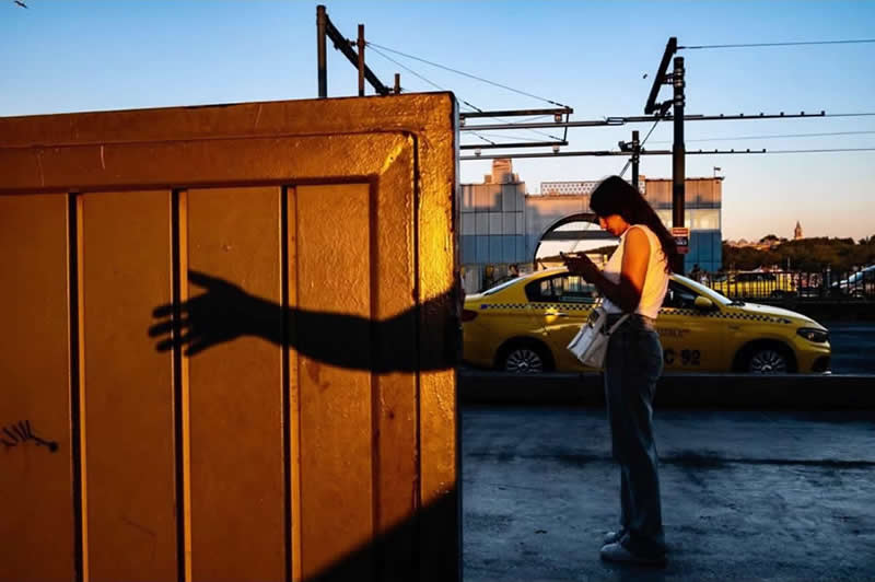 Clever Street Photos That Nail the Perfect Shot