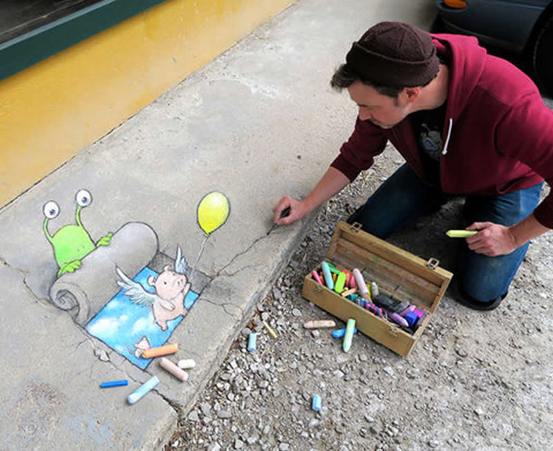 Playful Chalk Art Photos by Artist David Zinn