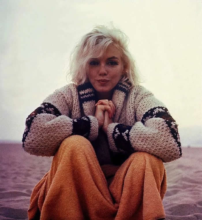 The last professional photograph that would ever be taken of Marilyn Monroe, Santa Monica Beach, July 13th, 1962. Photo by George Barris.