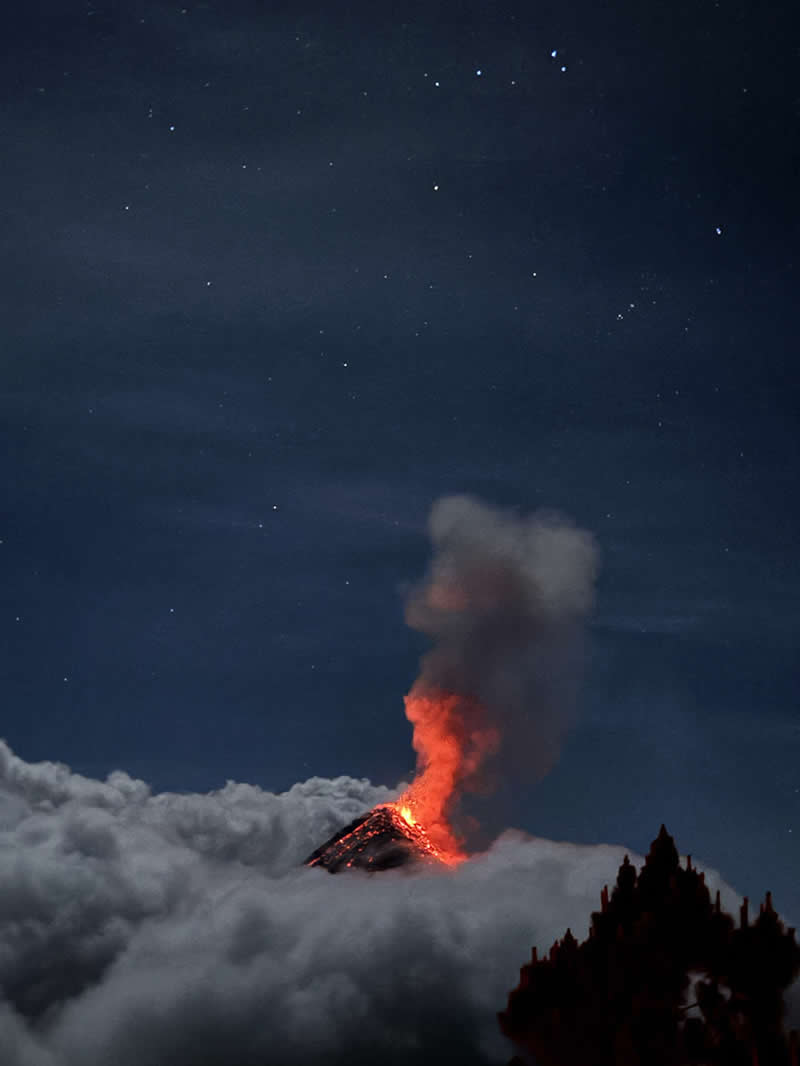 Volc&aacute;n Fuego by Ana Clara Paniago - Mobile Photography Awards