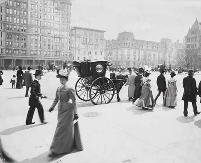5th Avenue and 59th Street, New York City, in 1897.