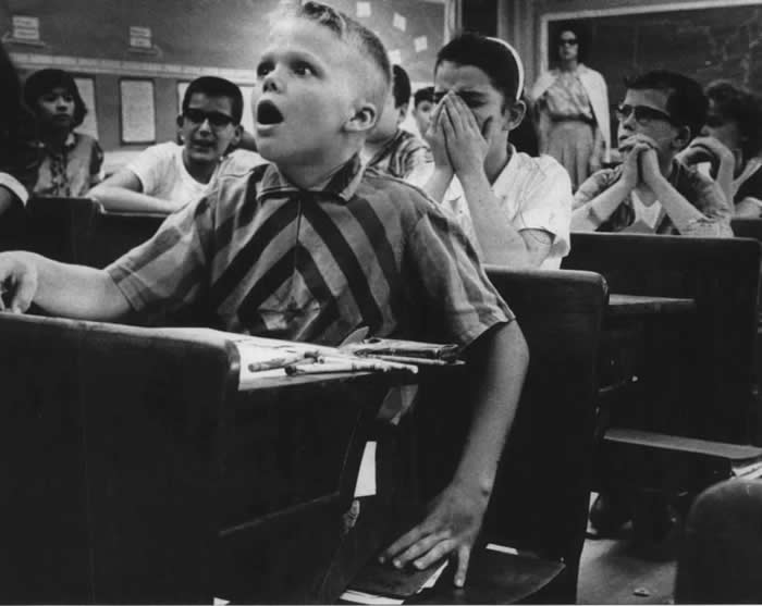Fifth graders at Montrose Elementary react as Principal Marianne Ivens informs them about the dẹath of President Kennedy. (November 22, 1963, Houston, Texas)