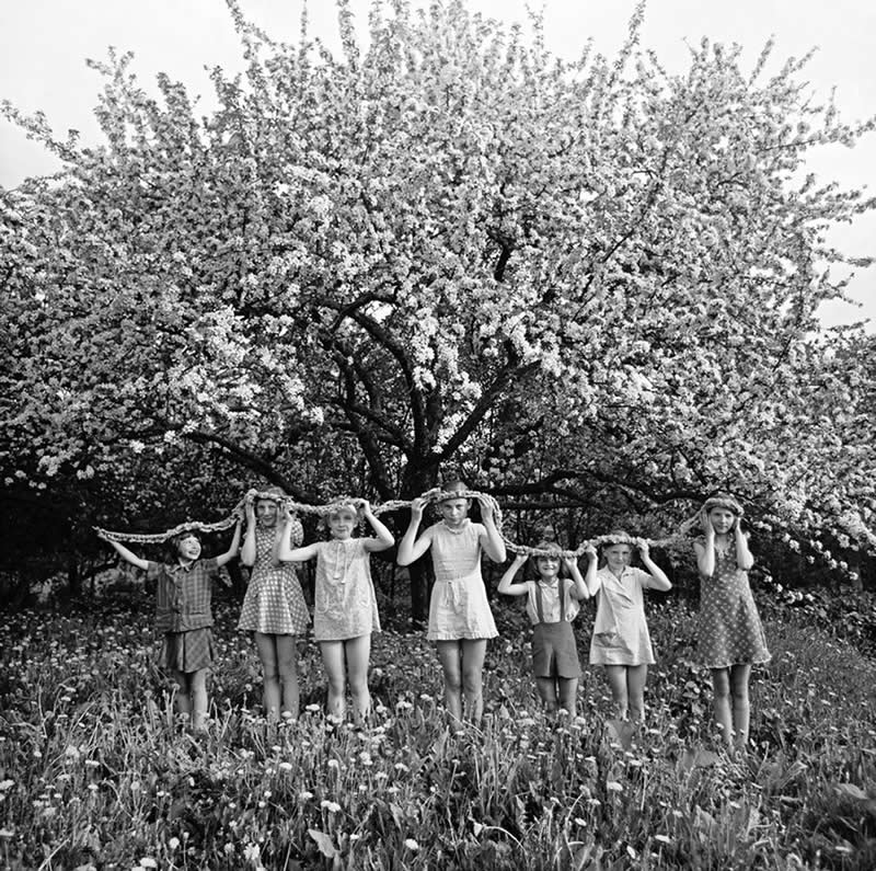 Master Photographer Romualdas Rakauskas: The Poet Who Found Beauty in Everyday Life 36 Master Photographer Romualdas Rakauskas Beauty in Everyday Life