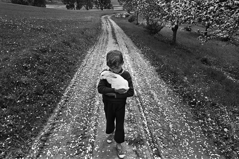 Master Photographer Romualdas Rakauskas: The Poet Who Found Beauty in Everyday Life 42 Master Photographer Romualdas Rakauskas Beauty in Everyday Life