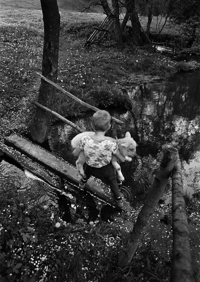 Master Photographer Romualdas Rakauskas: The Poet Who Found Beauty in Everyday Life 60 Master Photographer Romualdas Rakauskas Beauty in Everyday Life
