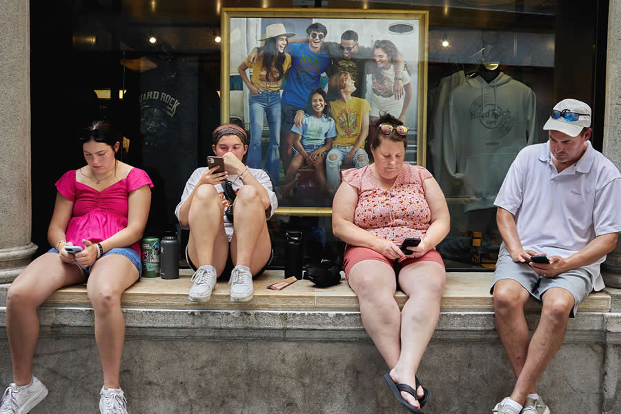 Street Photography by Janusz Jurek